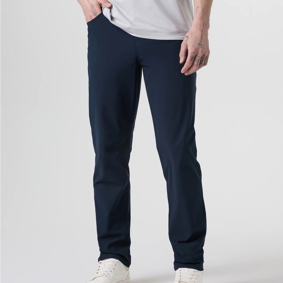 NWT Vuori Meta Pant Classic Fit 32” inseam Ink Size 34 - Picture 1 of 6